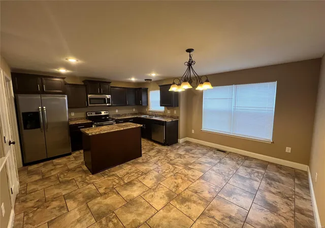 Photo 4 of Single family home for sale at 108 Sandstone Dr, Saint Robert, MO 65584 | MLS# 24042414 | Listing updated on 2024-12-09