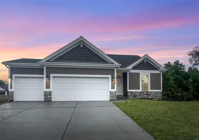 Photo 1 of Single family home for sale at 5 Stone Brg Ct #5SB, Washington, MO 63090 | MLS# 24042433 | Listing updated on 2025-02-27