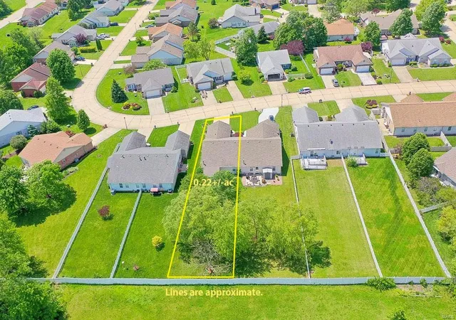 Photo 4 of Single family home for sale at 2278 Wellington Dr, Belleville, IL 62221 | MLS# 24042511 | Listing updated on 2024-08-25