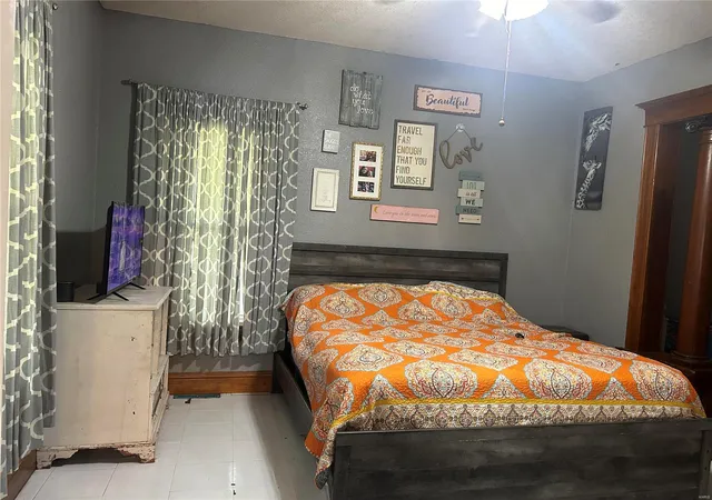 Photo 3 of Single family home for sale at 108 W King St, Sorento, IL 62086 | MLS# 24046897 | Listing updated on 2024-08-31