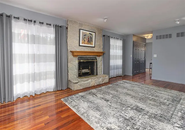 Photo 4 of Single family home for sale at 3535 Bonsai Ct, Saint Louis, MO 63129 | MLS# 24047009 | Listing updated on 2024-12-18