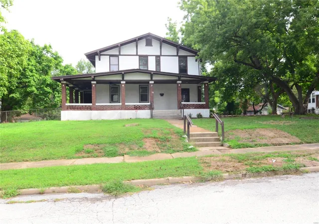 Photo 1 of Single family home for sale at 8037 Madison Ave, Saint Louis, MO 63114 | MLS# 24047231 | Listing updated on 2024-12-01