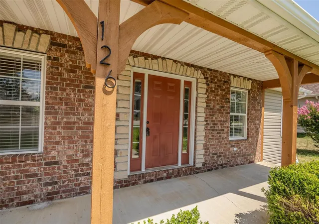 Photo 2 of Single family home for sale at 126 Ridgeview Dr, Saint Robert, MO 65584 | MLS# 24047435 | Listing updated on 2024-09-21