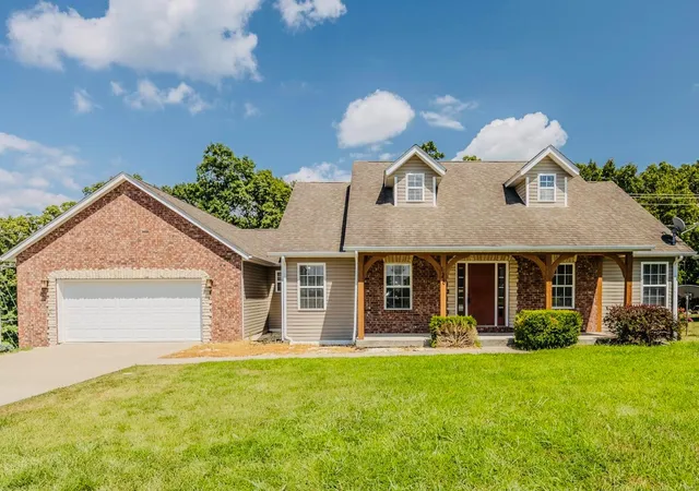 Photo 3 of Single family home for sale at 126 Ridgeview Dr, Saint Robert, MO 65584 | MLS# 24047435 | Listing updated on 2024-09-21