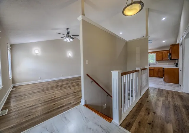 Photo 3 of Single family home for sale at 126 Ridgeview Dr, Saint Robert, MO 65584 | MLS# 24047435 | Listing updated on 2024-09-21