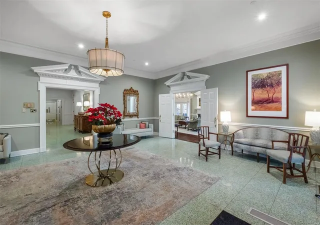 Photo 3 of Condo for sale at 710 S Hanley Rd #9A, Saint Louis, MO 63105 | MLS# 24048124 | Listing updated on 2024-11-04