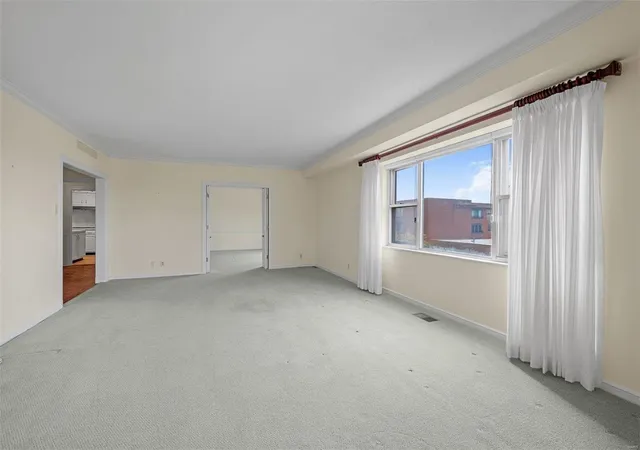 Photo 4 of Condo for sale at 710 S Hanley Rd #9A, Saint Louis, MO 63105 | MLS# 24048124 | Listing updated on 2024-11-04