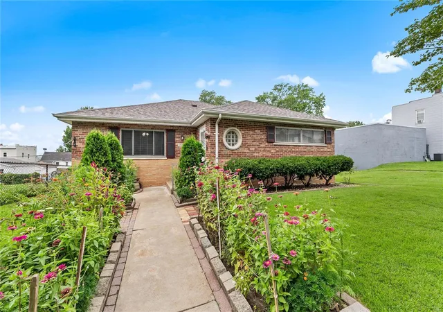 Photo 1 of Single family home for sale at 3650 Upton St, Saint Louis, MO 63116 | MLS# 24048169 | Listing updated on 2024-12-02