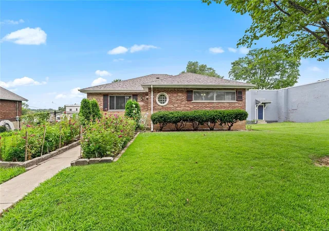 Photo 2 of Single family home for sale at 3650 Upton St, Saint Louis, MO 63116 | MLS# 24048169 | Listing updated on 2024-12-02