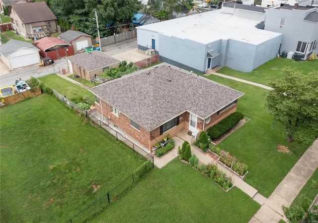 Photo 3 of Single family home for sale at 3650 Upton St, Saint Louis, MO 63116 | MLS# 24048169 | Listing updated on 2024-12-02