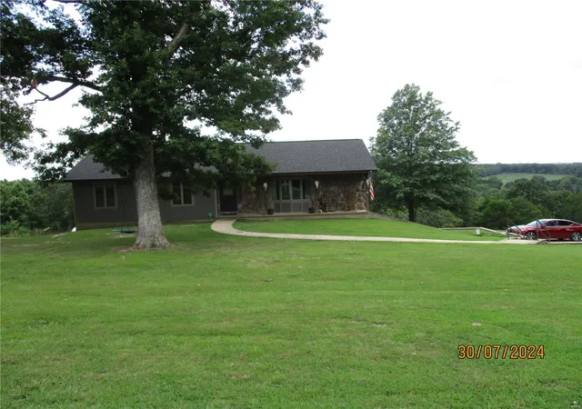 Photo 3 of Single family home for sale at 2238 Highway 19, Cuba, MO 65453 | MLS# 24048269 | Listing updated on 2024-11-22