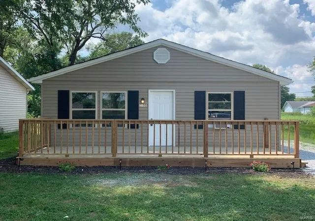 Photo 1 of Single family home for sale at 2100 Doris Ave, East Saint Louis, IL 62206 | MLS# 24048466 | Listing updated on 2024-11-14