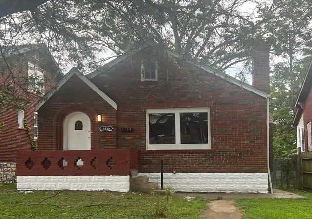 Photo 1 of Single family home for sale at 8536 Concord Pl, Saint Louis, MO 63147 | MLS# 24048937 | Listing updated on 2024-12-07