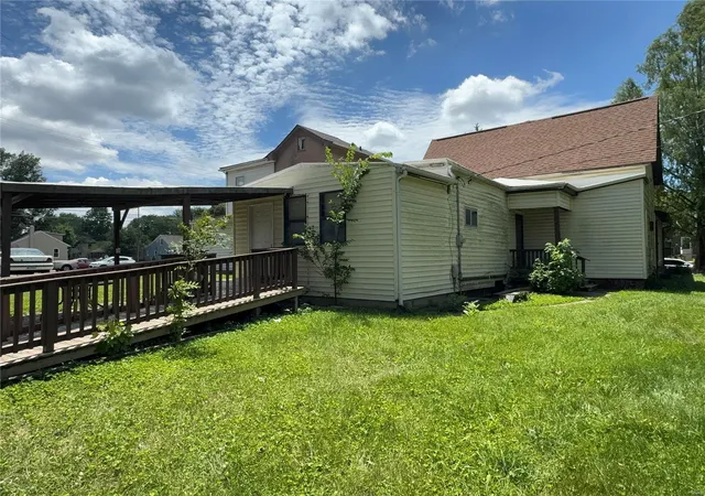 Photo 3 of Single family home for sale at 418 Walnut, Belleville, IL 62220 | MLS# 24049291 | Listing updated on 2024-11-24