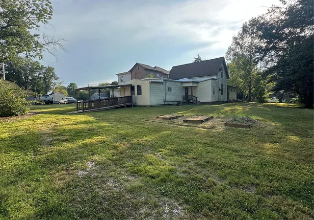 Photo 3 of Single family home for sale at 418 Walnut, Belleville, IL 62220 | MLS# 24049291 | Listing updated on 2024-11-24