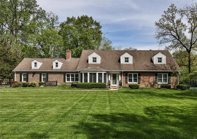 Photo 1 of Single family home for sale at 26 Dielman Rd, Saint Louis, MO 63124 | MLS# 24050036 | Listing updated on 2024-12-02