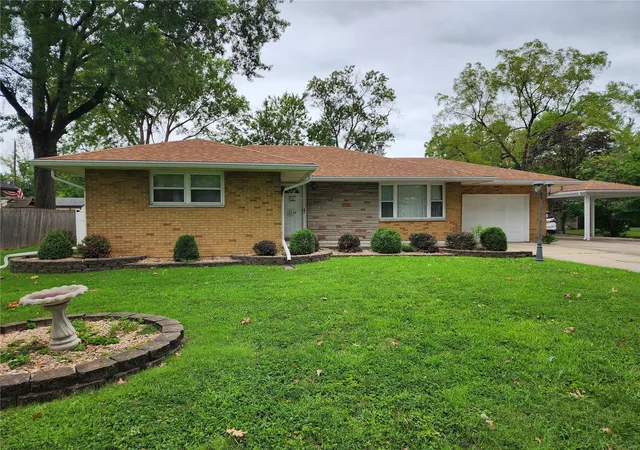 Photo 2 of Single family home for sale at 2734 Michigan Ave, Granite City, IL 62040 | MLS# 24050687 | Listing updated on 2024-09-10