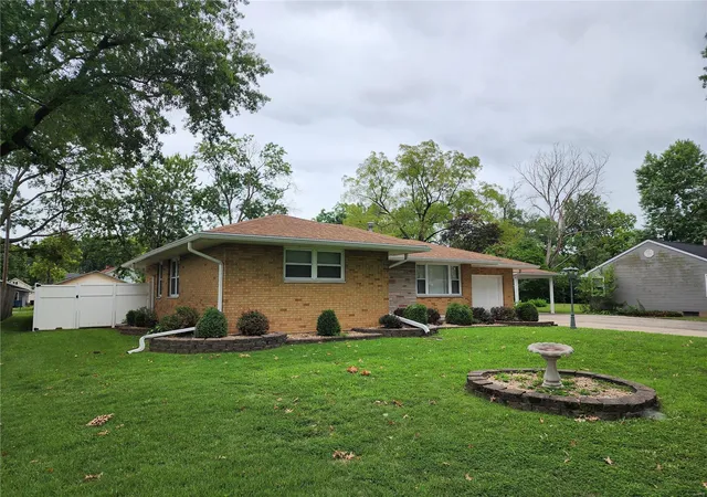 Photo 3 of Single family home for sale at 2734 Michigan Ave, Granite City, IL 62040 | MLS# 24050687 | Listing updated on 2024-09-10