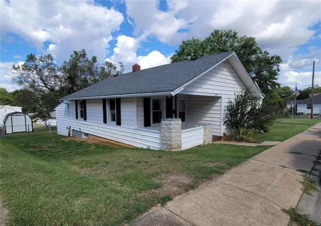 Photo 1 of Single family home for sale at 803 W 8th Street, Washington, MO 63090 | MLS# 24050910 | Listing updated on 2024-11-05