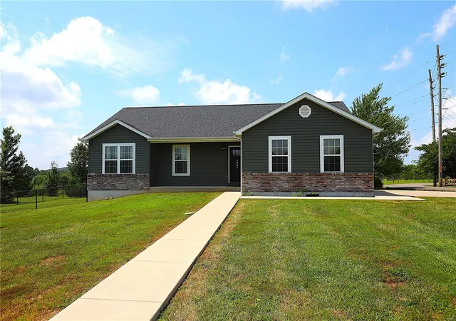 Photo 1 of Single family home for sale at 1001 Wolf Crk Rd, Farmington, MO 63640 | MLS# 24051904 | Listing updated on 2024-09-02