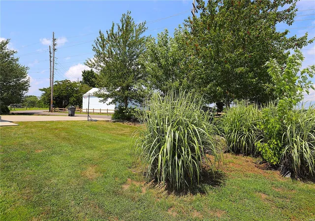 Photo 3 of Single family home for sale at 1001 Wolf Crk Rd, Farmington, MO 63640 | MLS# 24051904 | Listing updated on 2024-09-02
