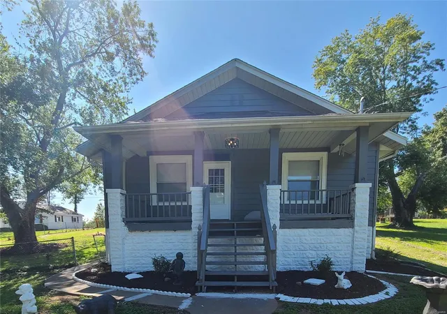 Photo 1 of Single family home for sale at 164 Spruce St, Glen Carbon, IL 62034 | MLS# 24052384 | Listing updated on 2024-09-10