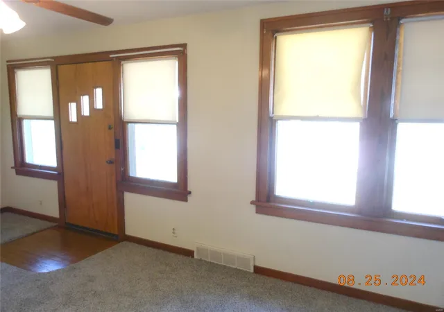 Photo 3 of Single family home for sale at 145 E 6th Street, Roxana, IL 62084 | MLS# 24054211 | Listing updated on 2024-09-17