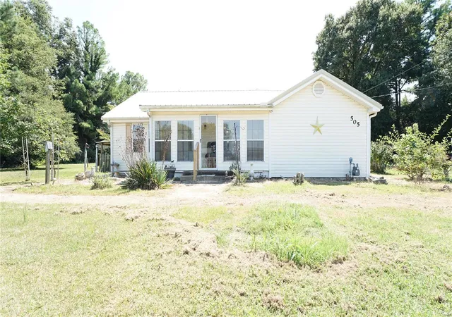 Photo 1 of Single family home for sale at 505 Highway 162, Clarkton, MO 63837 | MLS# 24054454 | Listing updated on 2024-10-24