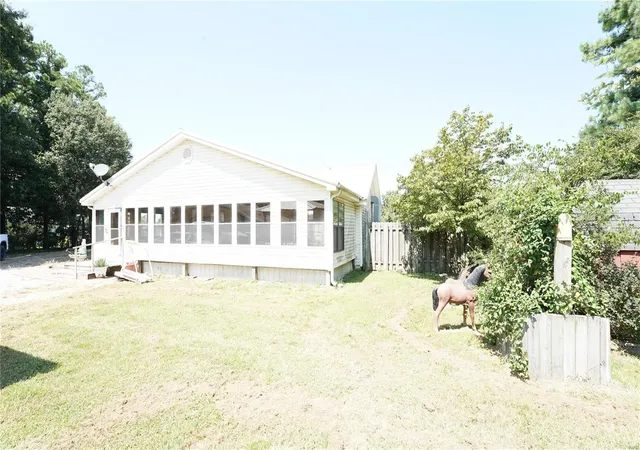 Photo 3 of Single family home for sale at 505 Highway 162, Clarkton, MO 63837 | MLS# 24054454 | Listing updated on 2024-10-24