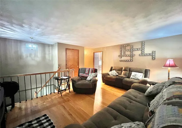 Photo 2 of Single family home for sale at 900 Meadow Dr, Saint Clair, MO 63077 | MLS# 24054524 | Listing updated on 2024-09-13