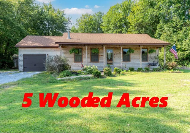 Photo 1 of Single family home for sale at 8926 E Mill Crk Rd, Troy, IL 62294 | MLS# 24054636 | Listing updated on 2024-11-25