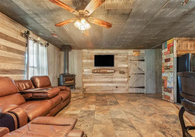 Photo 2 of Single family home for sale at 8926 E Mill Crk Rd, Troy, IL 62294 | MLS# 24054636 | Listing updated on 2024-11-25