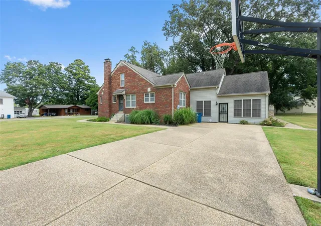 Photo 1 of Single family home for sale at 612 W Sturdivant St, Advance, MO 63730 | MLS# 24054965 | Listing updated on 2024-12-13