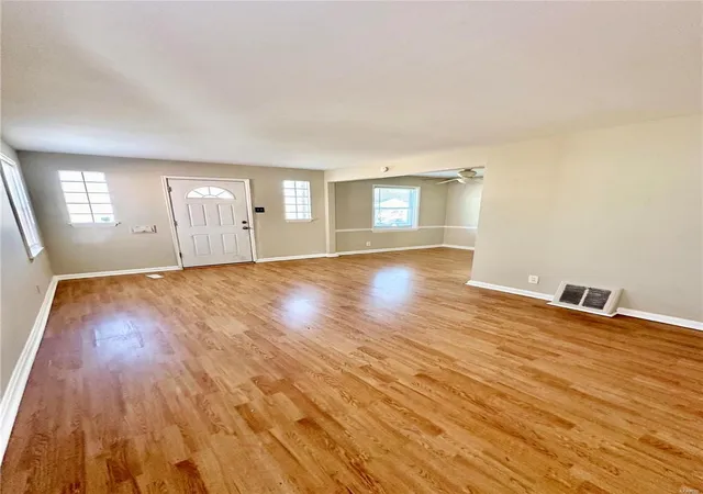 Photo 3 of Single family home for sale at 8346 Archer Ave, Saint Louis, MO 63132 | MLS# 24055082 | Listing updated on 2024-12-13