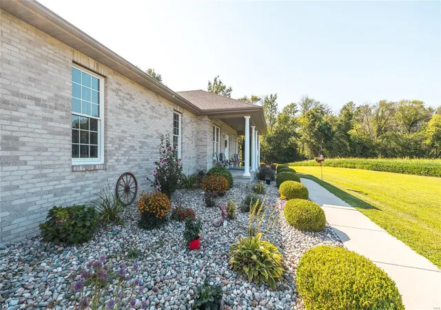 Photo 3 of Single family home for sale at 9605 E Kirsch Rd, Saint Jacob, IL 62281 | MLS# 24055462 | Listing updated on 2024-09-26