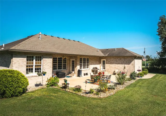 Photo 4 of Single family home for sale at 9605 E Kirsch Rd, Saint Jacob, IL 62281 | MLS# 24055462 | Listing updated on 2024-09-26