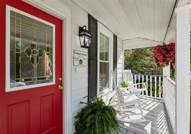 Photo 4 of Single family home for sale at 21 E Cedar Ave, Saint Louis, MO 63119 | MLS# 24055504 | Listing updated on 2024-09-09