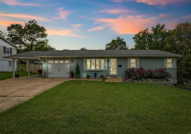 Photo 1 of Single family home for sale at 604 North 9th St, De Soto, MO 63020 | MLS# 24055557 | Listing updated on 2024-09-12