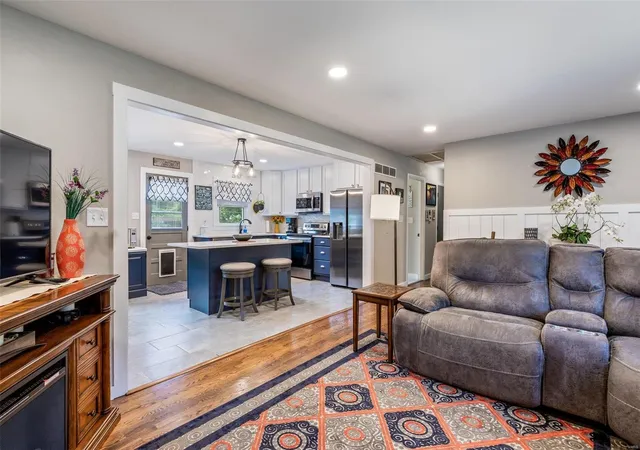 Photo 4 of Single family home for sale at 604 North 9th St, De Soto, MO 63020 | MLS# 24055557 | Listing updated on 2024-09-12