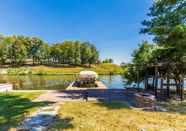 Photo 4 of Single family home for sale at 58 Harbor Bnd Ct, Lake Saint Louis, MO 63367 | MLS# 24055699 | Listing updated on 2024-09-06
