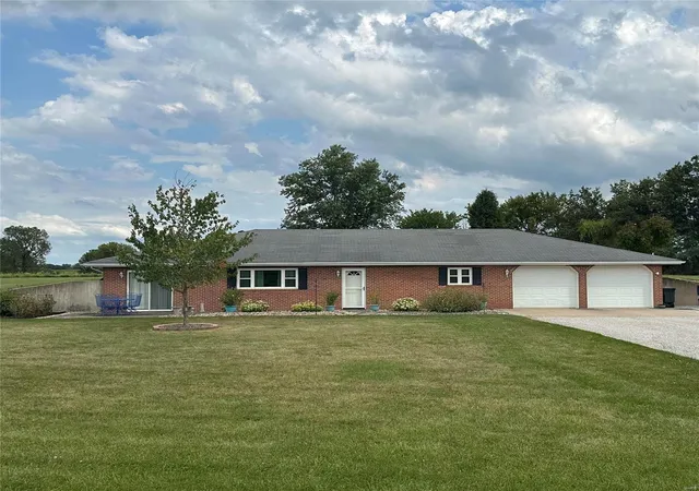 Photo 1 of Single family home for sale at 51680 Big Crk Ln, Hannibal, MO 63401 | MLS# 24055717 | Listing updated on 2024-09-10