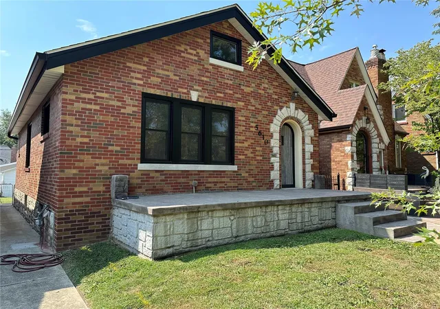 Photo 1 of Single family home for sale at 5610 Neosho St, Saint Louis, MO 63109 | MLS# 24055725 | Listing updated on 2024-09-09