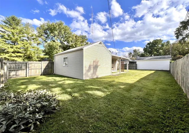 Photo 4 of Single family home for sale at 3001 S 3rd Street, Springfield, IL 62703 | MLS# 24056683 | Listing updated on 2024-09-10