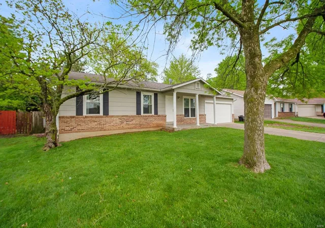 Photo 3 of Single family home for sale at 3028 Valley Ridge Dr, Saint Peters, MO 63376 | MLS# 24057527 | Listing updated on 2025-05-01