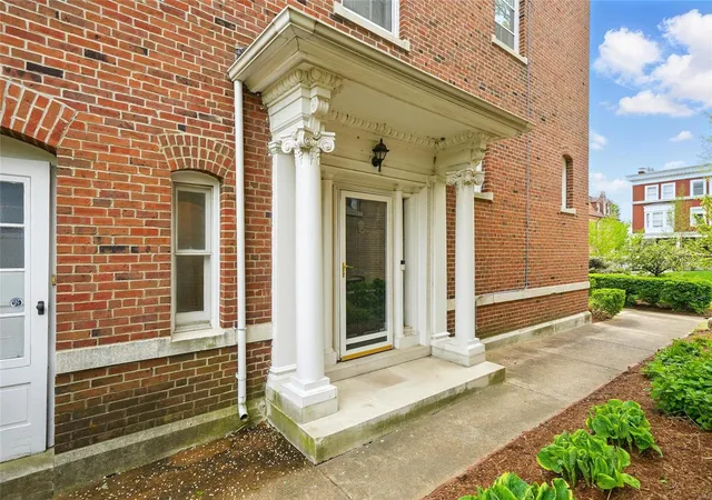 3rd image of 5257 Westminster Pl, Saint Louis, MO 63108 | MLS# 24057957