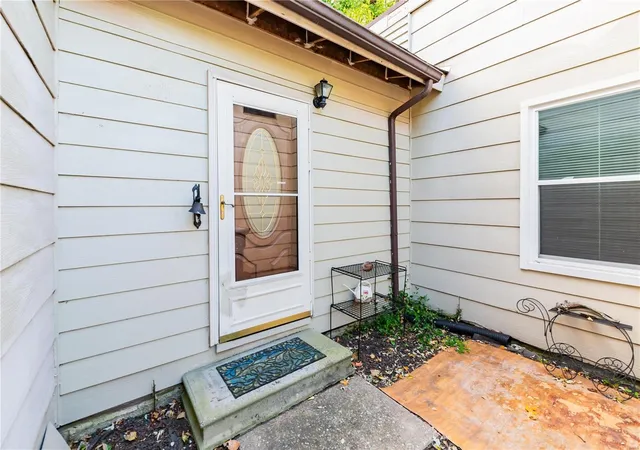 Photo 2 of Single family home for sale at 1333 Green Pasture Dr, Florissant, MO 63031 | MLS# 24058250 | Listing updated on 2024-12-12