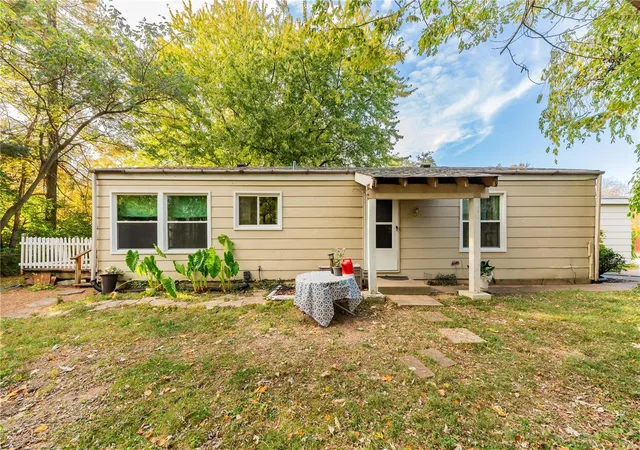 Photo 3 of Single family home for sale at 1333 Green Pasture Dr, Florissant, MO 63031 | MLS# 24058250 | Listing updated on 2024-12-12