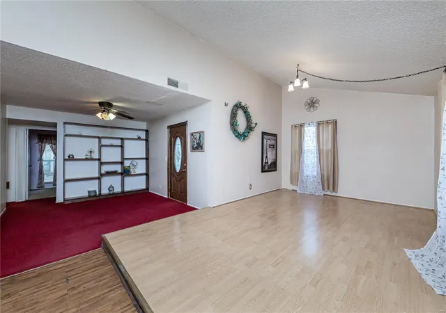 Photo 4 of Single family home for sale at 1333 Green Pasture Dr, Florissant, MO 63031 | MLS# 24058250 | Listing updated on 2024-12-12