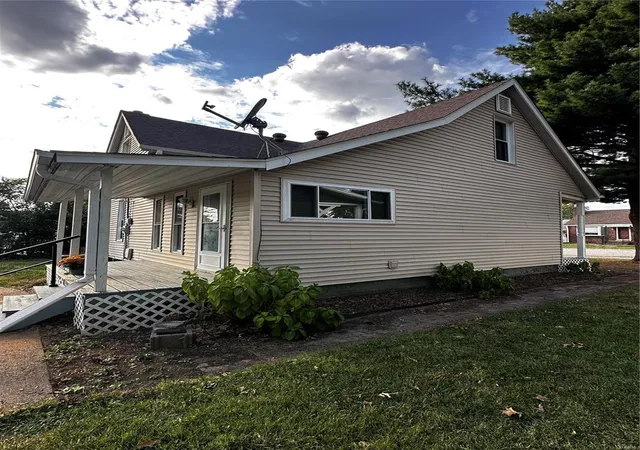 Photo 4 of Single family home for sale at 115 W 5th Street, O Fallon, IL 62269 | MLS# 24058335 | Listing updated on 2024-11-23