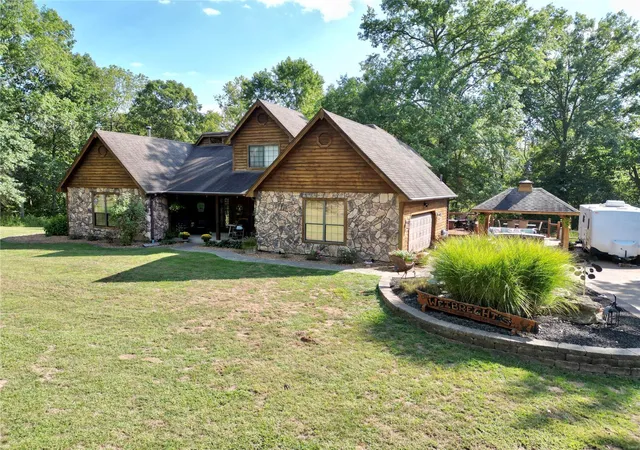 Photo 2 of Single family home for sale at 8396 Warren Grv, House Springs, MO 63051 | MLS# 24058630 | Listing updated on 2024-12-18
